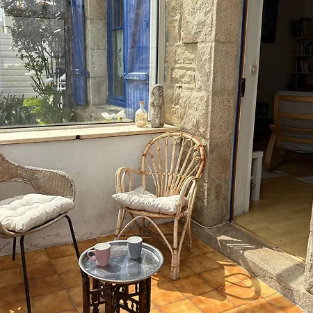 Maison De Pecheur Charmante Avec Parking Sur L'ile Grande - Fr-1-542-72 *