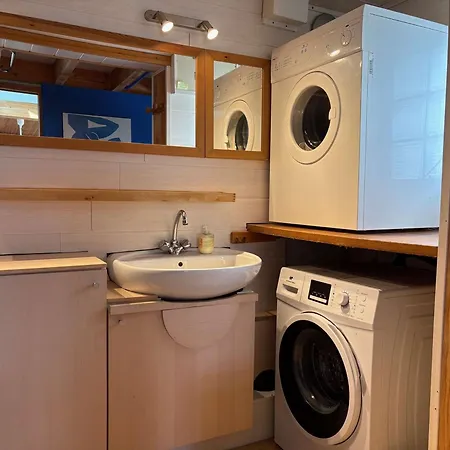 Maison De Pecheur Charmante Avec Parking Sur L'ile Grande - Fr-1-542-72 *